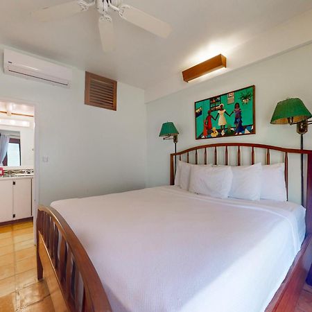 Beachside Villas Gold Standard Certified Placencia 객실 사진