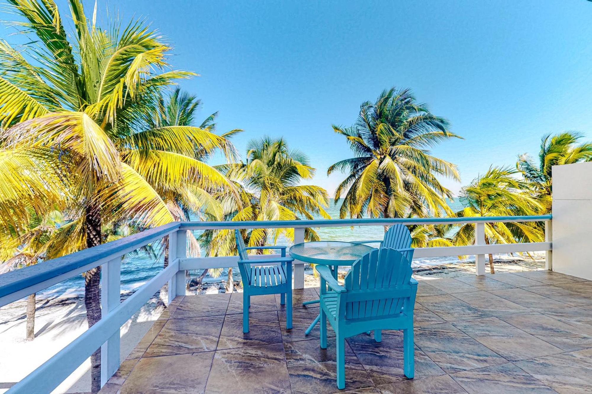 Beachside Villas Gold Standard Certified Placencia 객실 사진