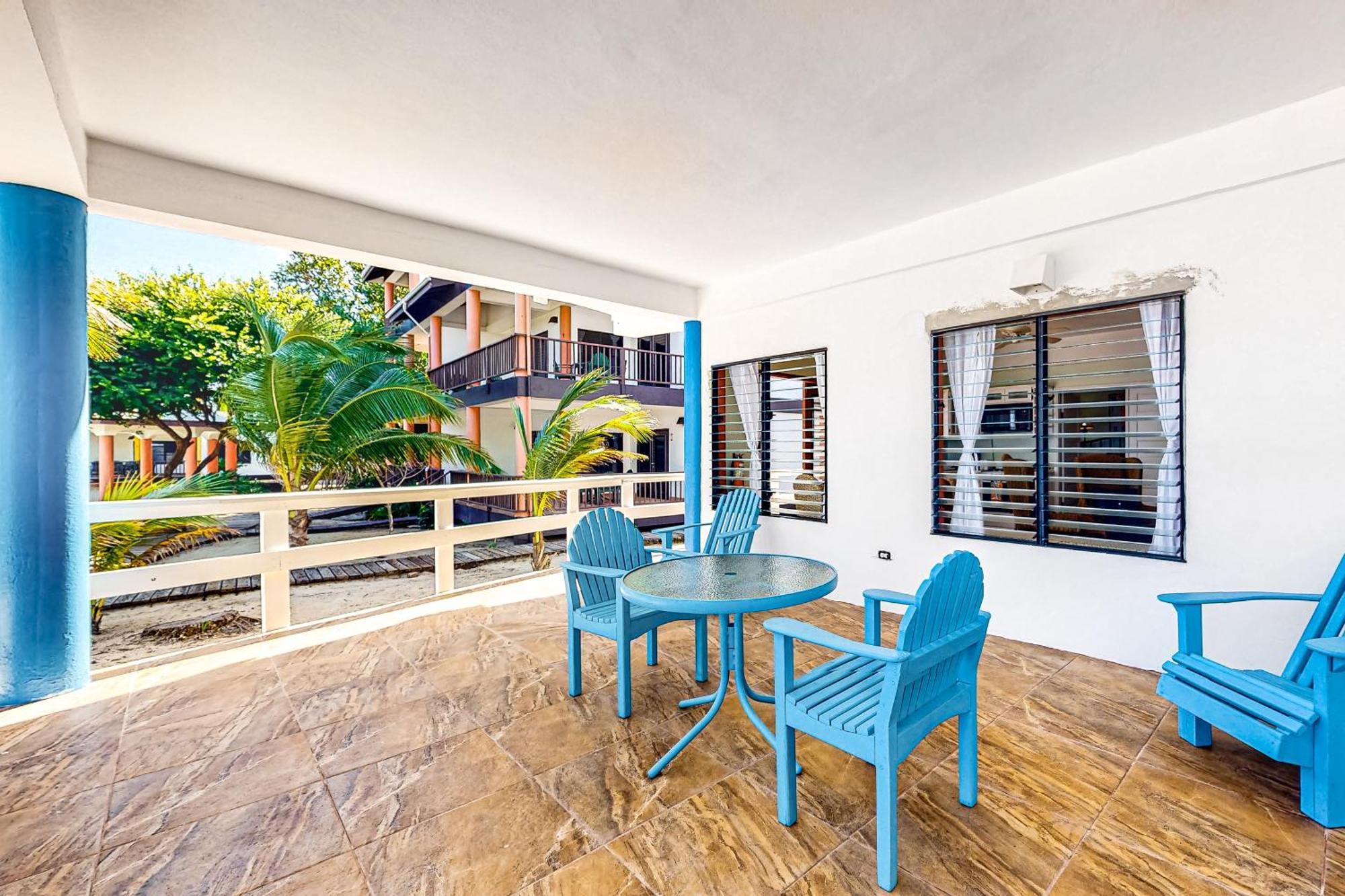 Beachside Villas Gold Standard Certified Placencia 객실 사진