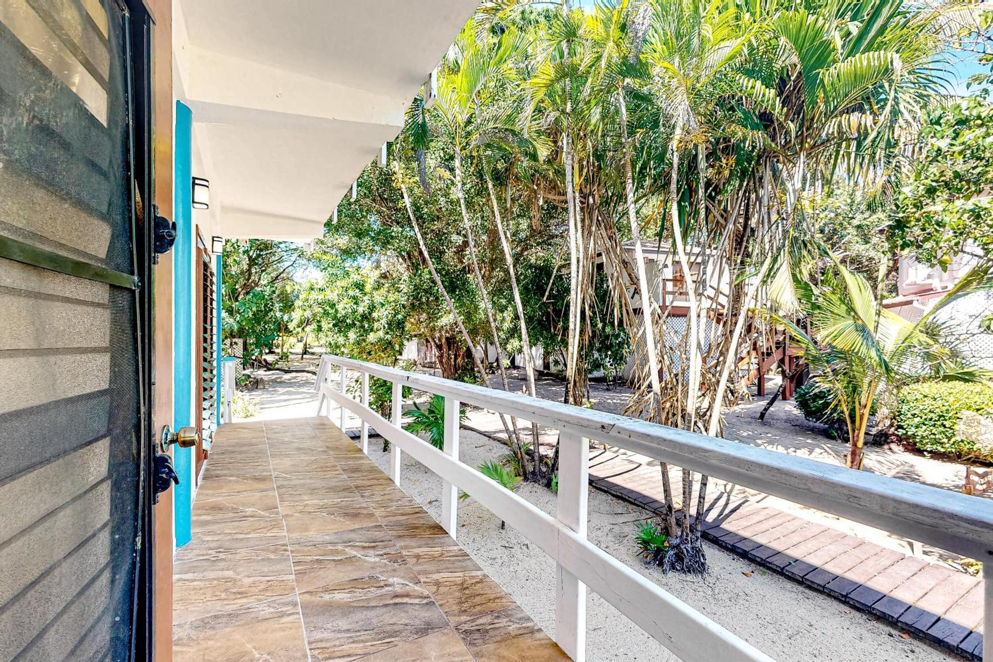Beachside Villas Gold Standard Certified Placencia 객실 사진
