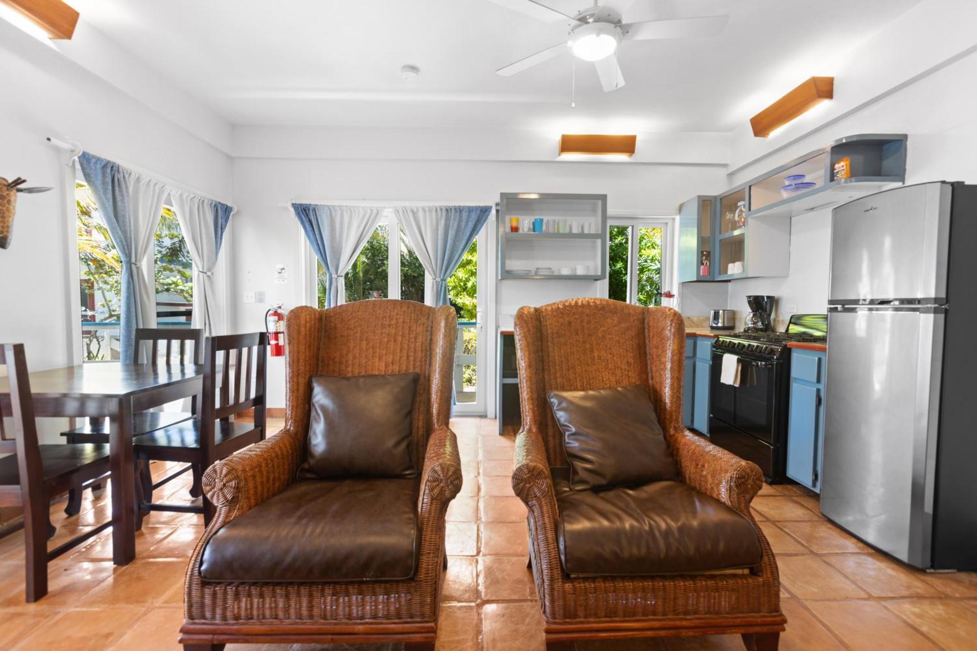 Beachside Villas Gold Standard Certified Placencia 객실 사진